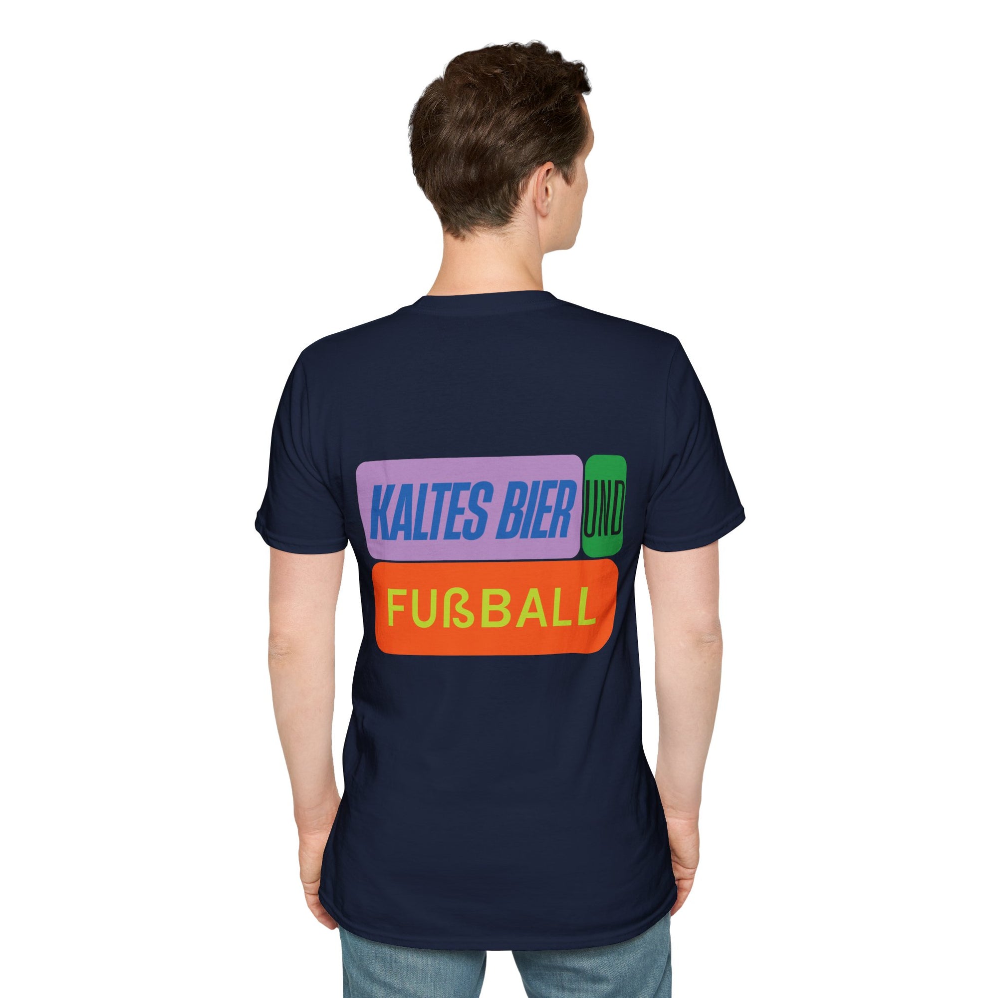 Kaltes Bier und Fußball | KurvenKult Unisex T-Shirt